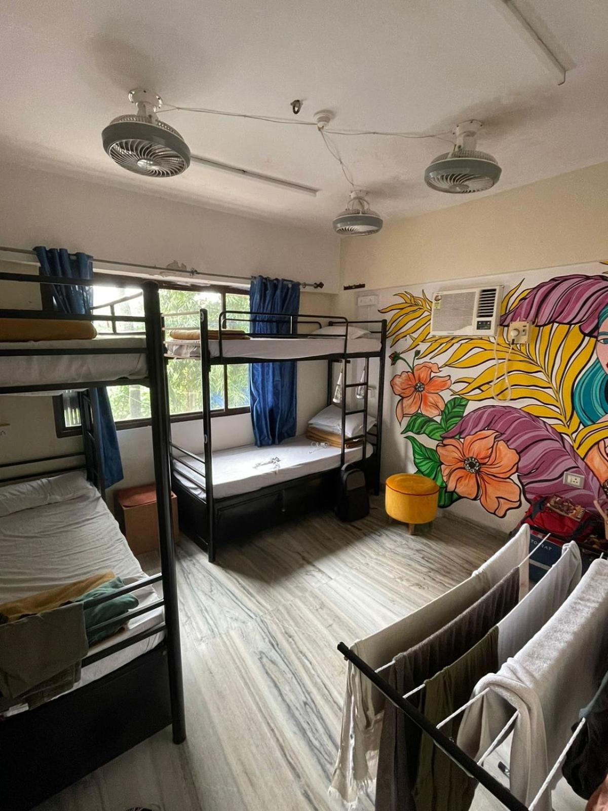 Krazy Solo Hostel Mumbai Exterior photo